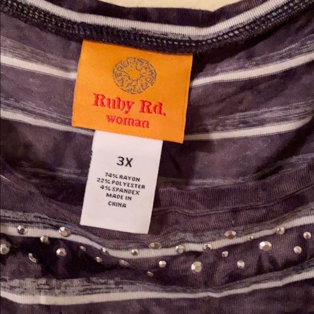 Ruby Road Top - Picture 2 of 4
